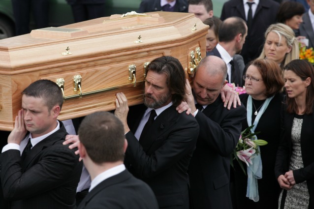 Jim Carrey denunciato per la morte di Cathriona White: "La amavo, mi difenderò"