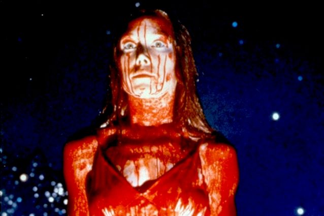 “Carrie – Lo sguardo di Satana”: l’horror di Brian De Palma usciva 40 anni fa