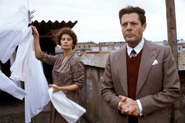 Una scena di "Una giornata particolare" di Ettore Scola