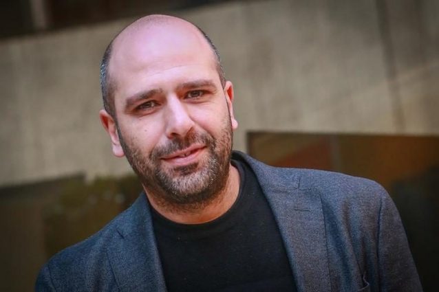 Auguri a Checco Zalone: da Zelig a “Quo Vado?”, i 40 anni del comico dei record