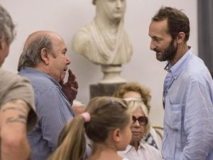 Ultimo saluto a Paolo Villaggio alla camera ardente: "Non lo diceva, ma aveva paura di morire"