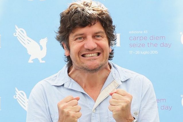 I 50 anni di Fabio De Luigi: da “Mai dire gol” a fenomeno della commedia italiana