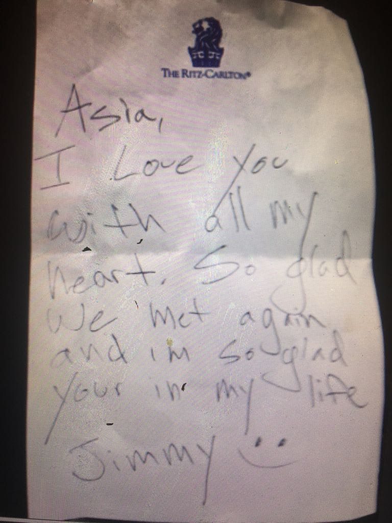 Il biglietto scritto da Jimmy Bennett ad Asia Argento dopo il loro incontro