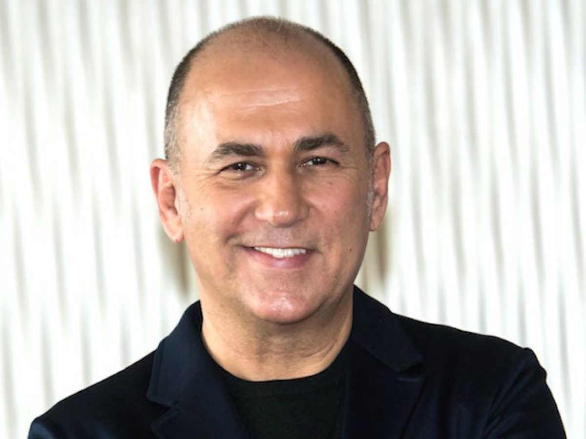 I 60 anni di Ferzan Ozpetek, il regista delle grandi passioni e dei