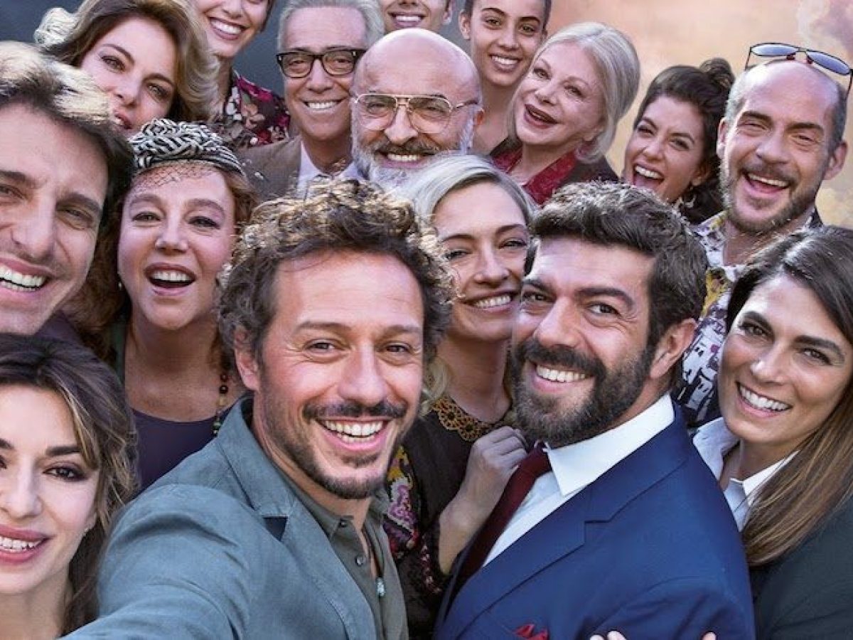 A Casa Tutti Bene Gabriele Muccino Ha Scelto Ischia Perche E L Isola Dove E Nata Sua Mamma