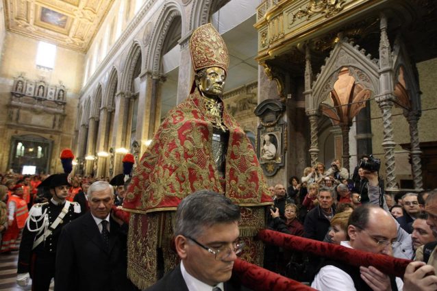 Santo Patrono: come funziona la retribuzione della festività in busta paga