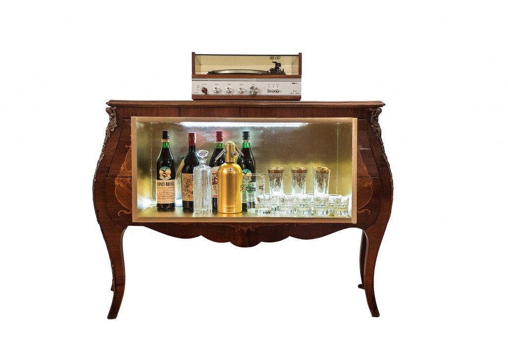 Mobile disco-bar