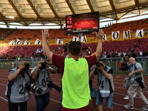 Francesco Totti spiegato a Pietro Pellegri