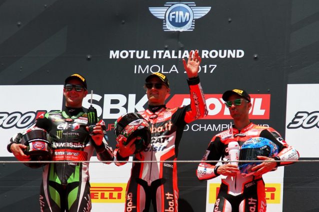 La Superbike ad Imola nel segno del rosso: Chaz Davies si aggiudica Superpole e Gara 1