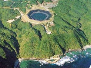 impianto di pompaggio idraulico ad acqua di mare di Yunbaru, sull’isola di Okinawa in Giappone (foto tratta da articolo citato)