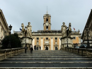 Una 23enne turista belga denuncia un tentato stupro sulla scalinata del Campidoglio