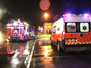 Prenestina, carambola tra tre auto nella notte: quattro i feriti gravi