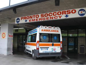 Schianto mortale a Roma: 20enne perde la vita. Due ragazzi sono gravi