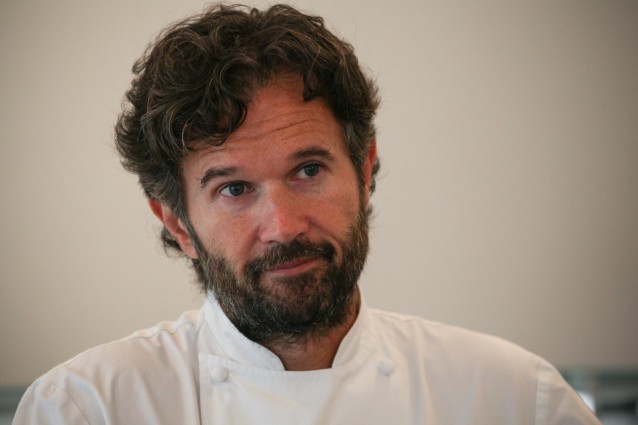 Amatrice contro Carlo Cracco: "Se ci mette l'aglio non la chiami pasta all'amatriciana"