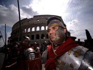 Gladiatori al Colosseo per festeggiare il Natale di Roma