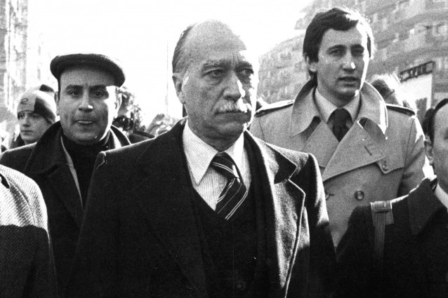 Al centro: Giorgio Almirante