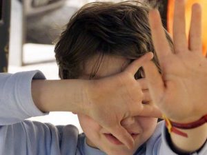 Frosinone, coppia di fratellini scappa di casa per fuggire dalle violenze del padre