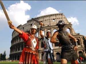 Tornano i centurioni, il tar del Lazio sospende l'ordinanza della sindaca Raggi