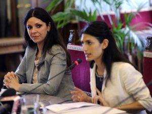 La sindaca Virginia Raggi e l’assessore alla Mobilità urbana Linda Meleo