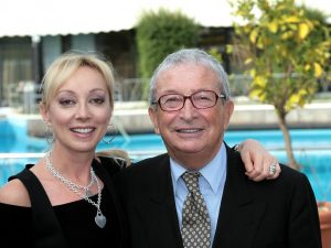 Luciano Rispoli con la cantante Rita Forte, presenza fissa del suo "Tappeto Volante"