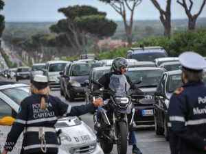 Incidenti e auto in fiamme: paralizzato il Grande Raccordo Anulare
