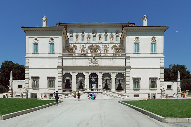 Ingresso della Galleria Borghese (Wikipedia).