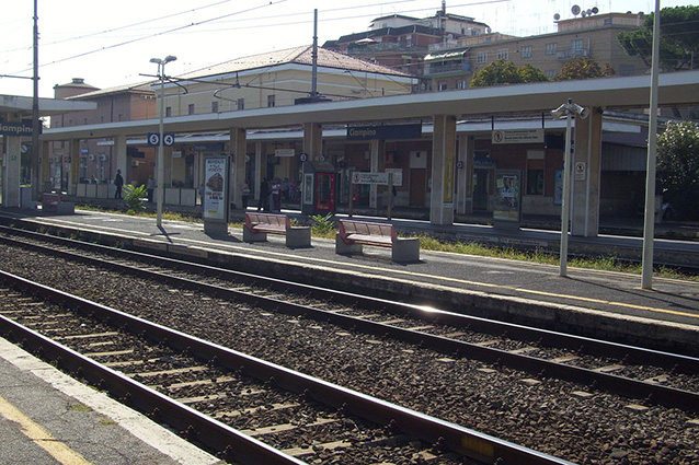 Stazione di Ciampino della linea FL4 (Wikipedia).