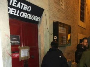 Sigilli al Teatro dell'Orologio, i gestori alle istituzioni: "Cosa dobbiamo fare?"