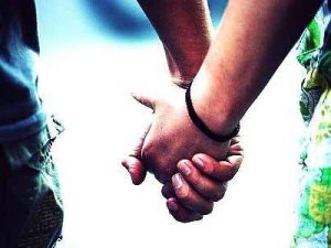 Evade domiciliari a San Valentino per andare dalla fidanzata. Al giudice: "Sono romantico"