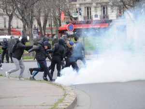 Rischio scontri per l'anniversario dei Trattati di Roma, il questore vieta caschi e petardi