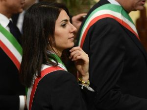 Garbatella, pace fatta nel M5s: per salvare il presidente Pace ci mette la faccia Virginia Raggi