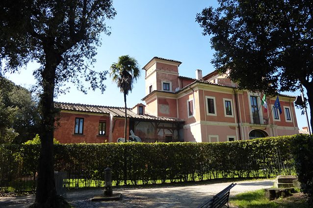 Esterno di Villa Carpegna, Roma (Wikipedia).