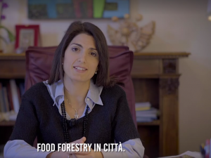 Il video di Raggi (in perfetto inglese) per la conferenza sul clima: "Roma vuole diventare città leader"
