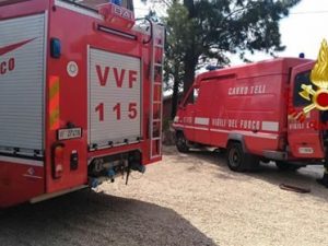 Incendio di sterpaglie vicino ai binari, interrotta la circolazione tra Torricola e Casilina
