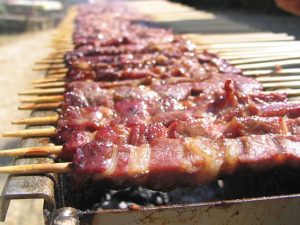 La sagra degli arrosticini tra quelle del weekend 21-23 aprile 2017.