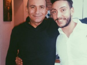 Gli rubano il cellulare con le foto del figlio morto. Il papà: "È morto un'altra volta"