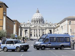 Roma, Pasqua blindata per l'allerta terrorismo: divieto di sorvolo e 5mila agenti in campo