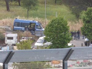 Polizia la campo rom di via Salviati