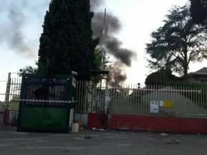 Nuovo incendio all'Eco X di Pomezia: e i cittadini tornano a temere i fumi tossici