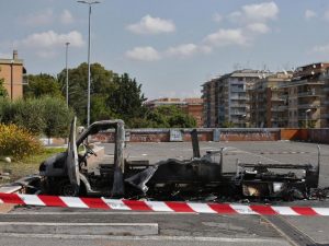 Roma, rogo campo, morte 3 sorelle rom: le indagini