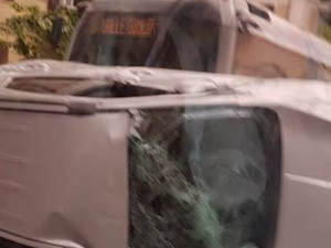 Scontro tra un'automobile e un tram a Roma, traffico bloccato