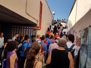 Chiusa mezza Metro A, le navette ci sono ma le file sono lunghissime. Traffico in tilt