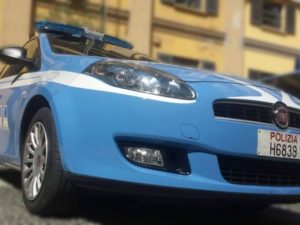 Roma, due persone con un fucile in mano sul balcone: attimi di paura a via Tagliamento