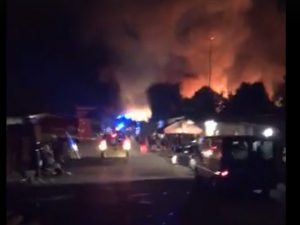 Grosso incendio a Monte Mario nella notte, fiamme nei pressi del campo rom
