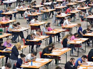 In 1700 per 40 posti da infermiere, ma il concorso viene annullato: bloccata via Aurelia per protesta