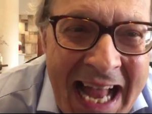 Sgarbi, l'ennesimo insulto a Virginia Raggi: "Vai a casa a fare la calza, non sei degna"