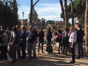 Nuovo sgombero per i rifugiati: la polizia smonta il presidio di piazza Venezia