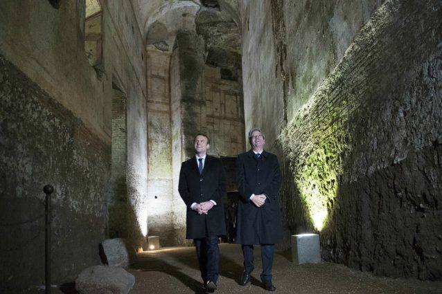 Il presidente della Repubblica francese Emmanuel Macron e il presidente del Consiglio Paolo Gentiloni visitano la Domus Aurea, l’enorme e sontuosa villa dell’imperatore Nerone.