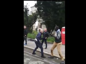 Un fotogramma del video della scazzottata a Porta Maggiore