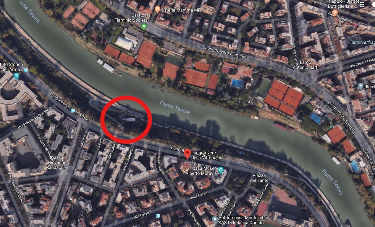 Dove si trova la ’nave fantasma’. Il secondo relitto che si vede nella mappa è stato rimosso. Foto Google Maps